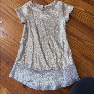 Ava & Yelly 3T Sequined Shift Dress in Champagne and Silver